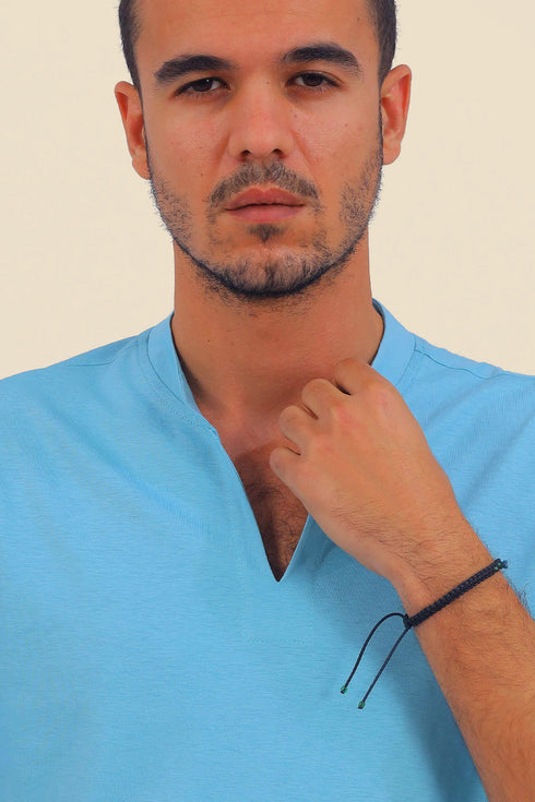 T-Shirt in cotton with round neckline with front opening